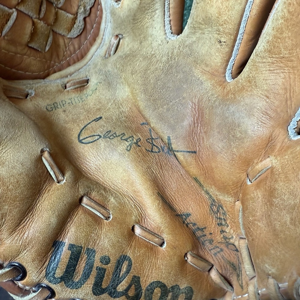 Wilson Signature A2124 George Brett 12" Baseball Glove RHT Signature Model - Picture 7 of 11